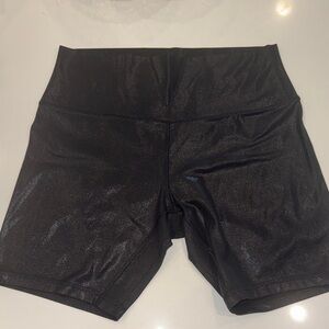 lululemon  Black Align metallic 7inch biker  Shorts NWOT